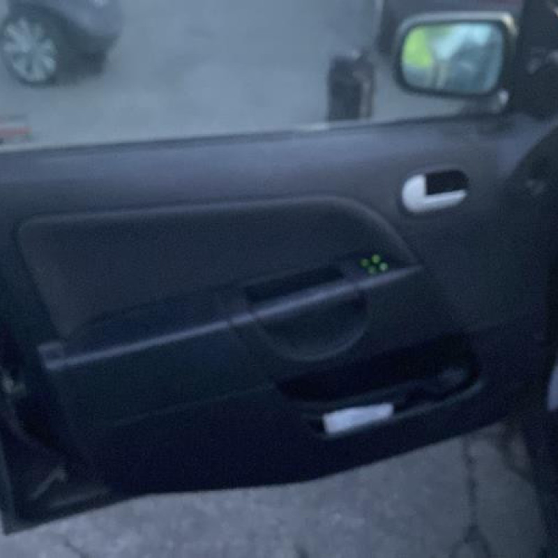 Poignee porte avant gauche FORD FIESTA 5 Photo n°14