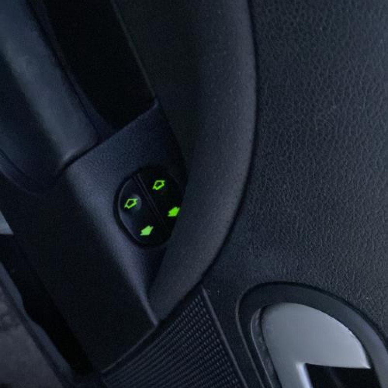 Poignee porte avant gauche FORD FIESTA 5 Photo n°15