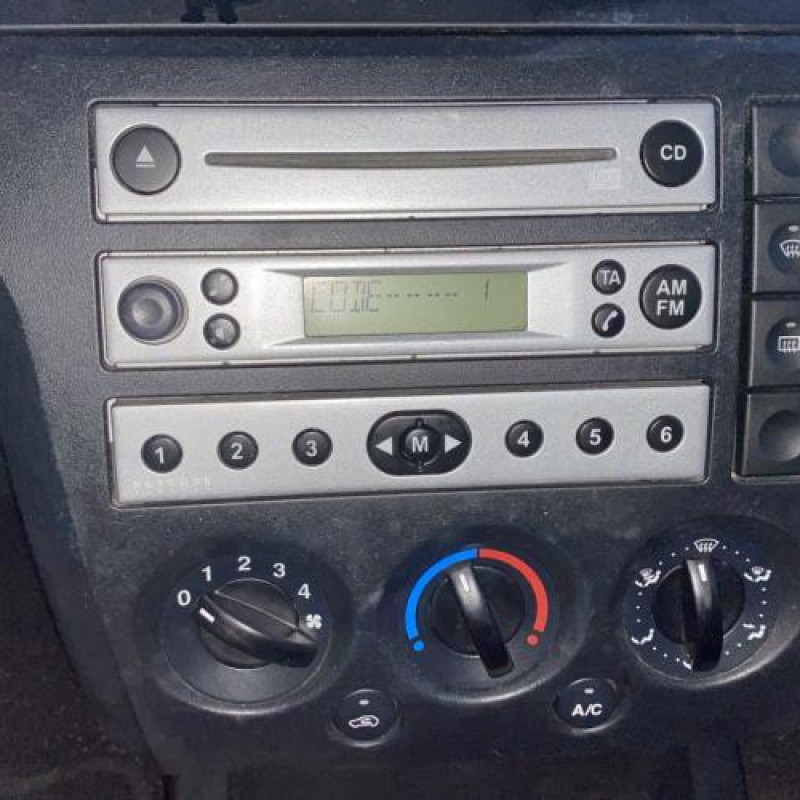 Poignee porte avant gauche FORD FIESTA 5 Photo n°18