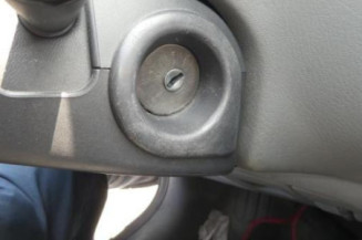 Serrure avant droit RENAULT LAGUNA 1
