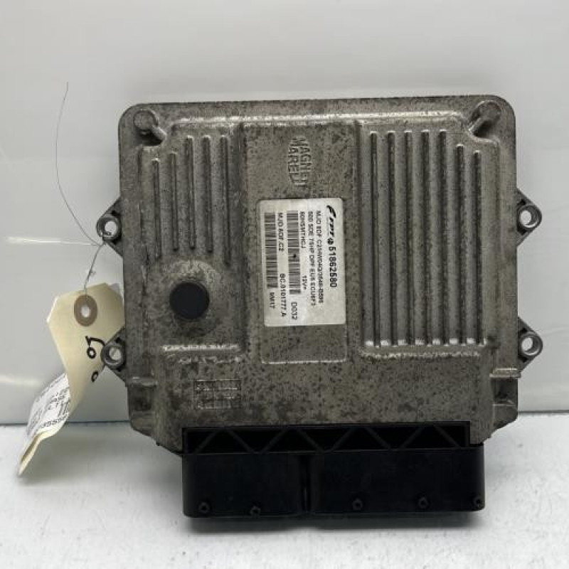 Calculateur moteur FIAT 500 2 Photo n°1
