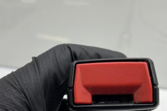 Attache ceinture avant droit PEUGEOT 5008 2