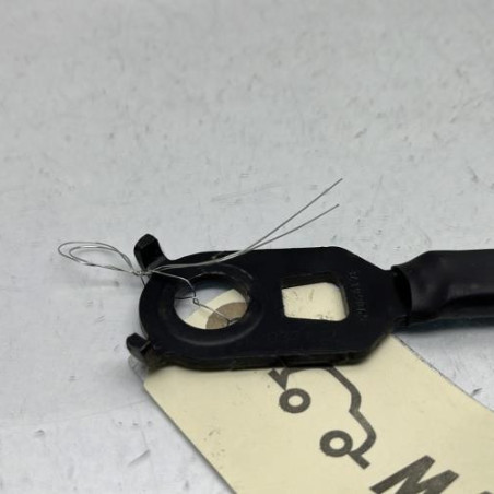 Attache ceinture avant gauche PEUGEOT 5008 2