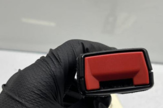 Attache ceinture avant gauche PEUGEOT 5008 2