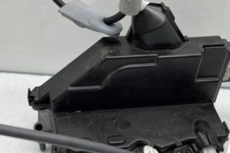 Serrure avant droit PEUGEOT 5008 2