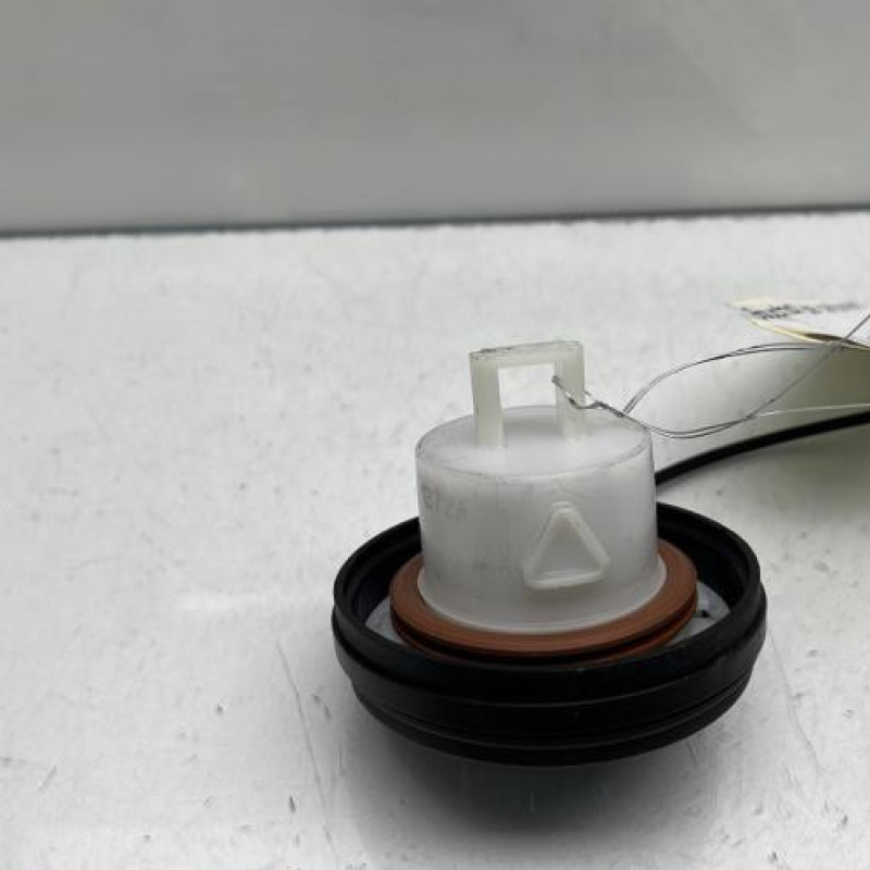 Bouchon de carburant PEUGEOT 5008 2 Photo n°3