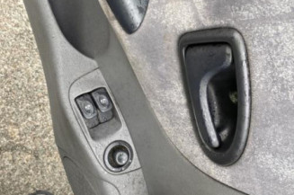 Porte arriere gauche RENAULT MEGANE 1