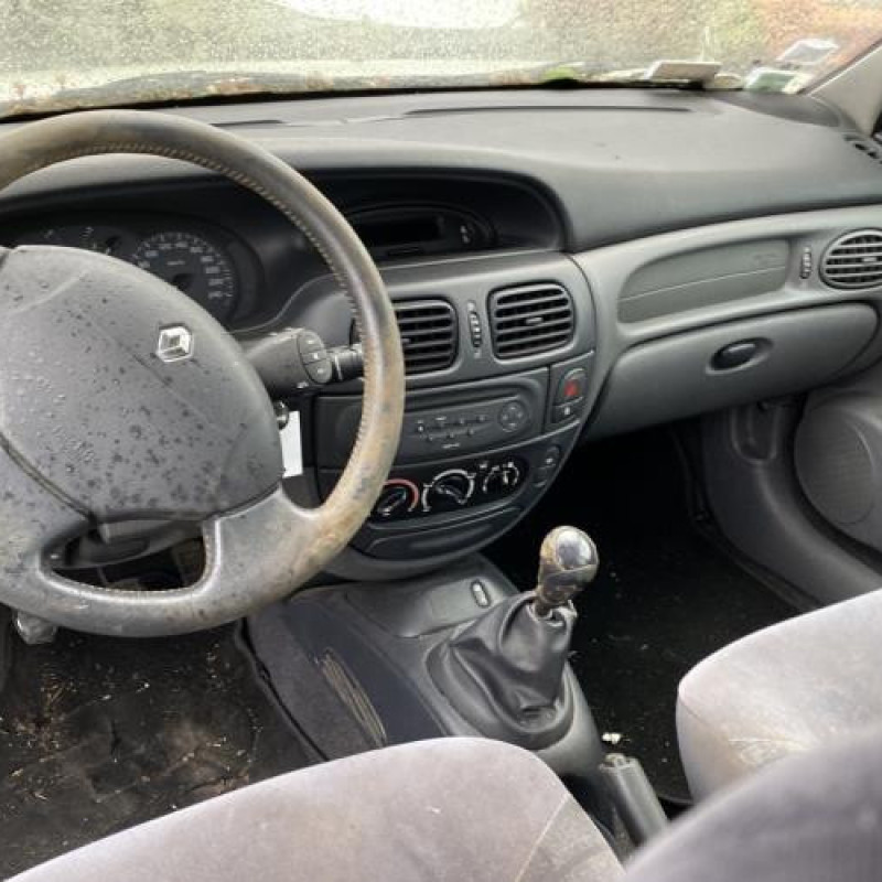 Porte arriere gauche RENAULT MEGANE 1 Photo n°18