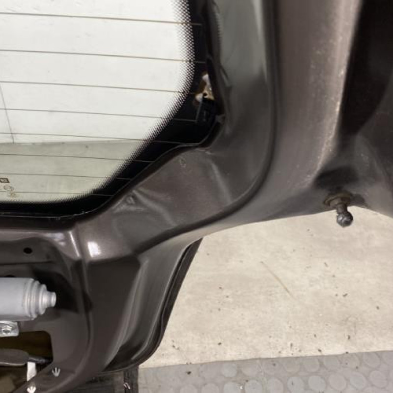 Malle/Hayon arriere CHEVROLET SPARK Photo n°11