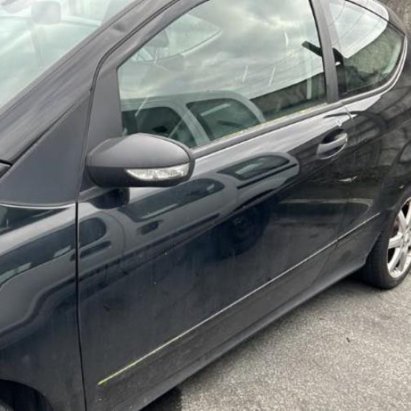 Vitre avant droit MERCEDES CLASSE A 169 Photo n°9