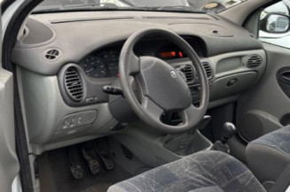 Porte avant droit RENAULT SCENIC 1