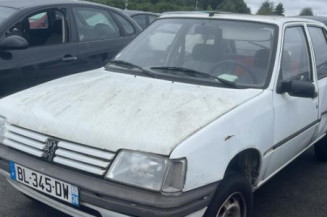 Vitre arriere gauche PEUGEOT 205