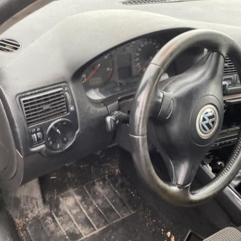 Pretensionneur de ceinture avant droit VOLKSWAGEN GOLF 4 Photo n°18