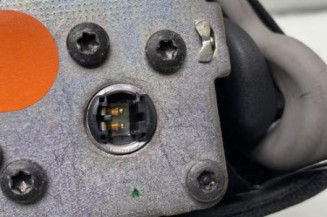 Pretensionneur de ceinture avant droit TOYOTA YARIS 2