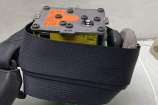Pretensionneur de ceinture avant droit TOYOTA YARIS 2