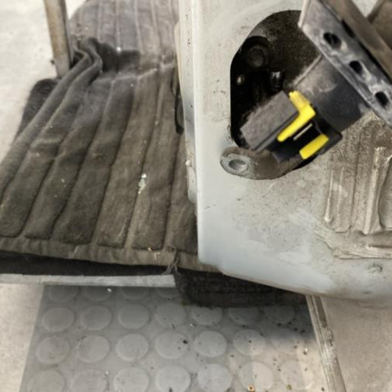 Porte arriere gauche RENAULT MEGANE 1 Photo n°5