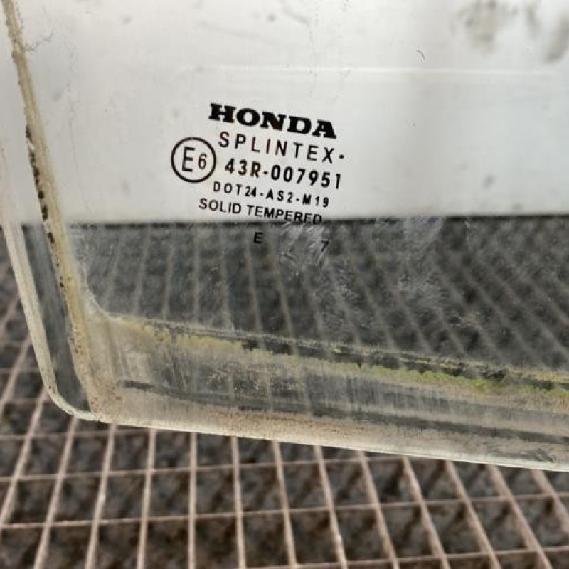 Vitre avant droit HONDA CIVIC 8 Photo n°3