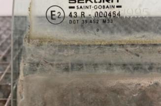 Vitre arriere gauche PEUGEOT 106