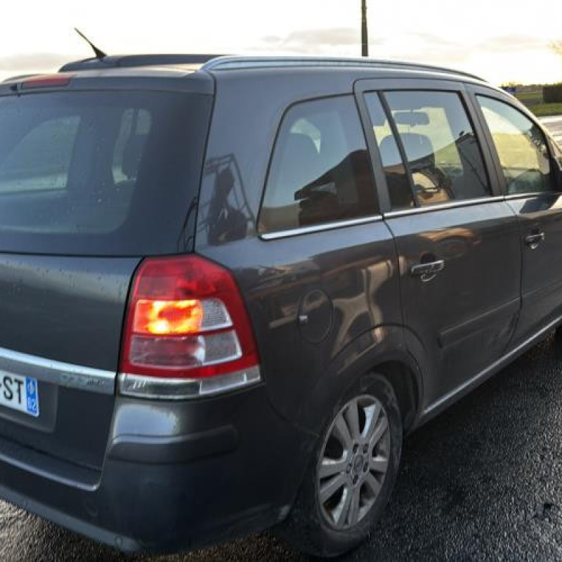 Calculateur moteur OPEL ZAFIRA B Photo n°7