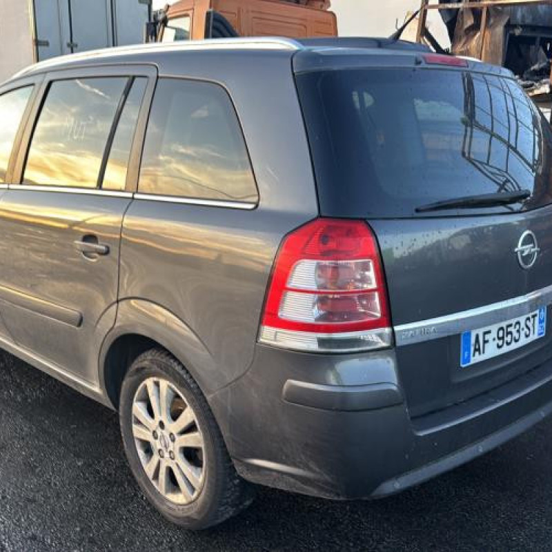 Calculateur moteur OPEL ZAFIRA B Photo n°8