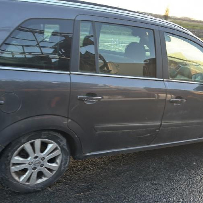 Calculateur moteur OPEL ZAFIRA B Photo n°10