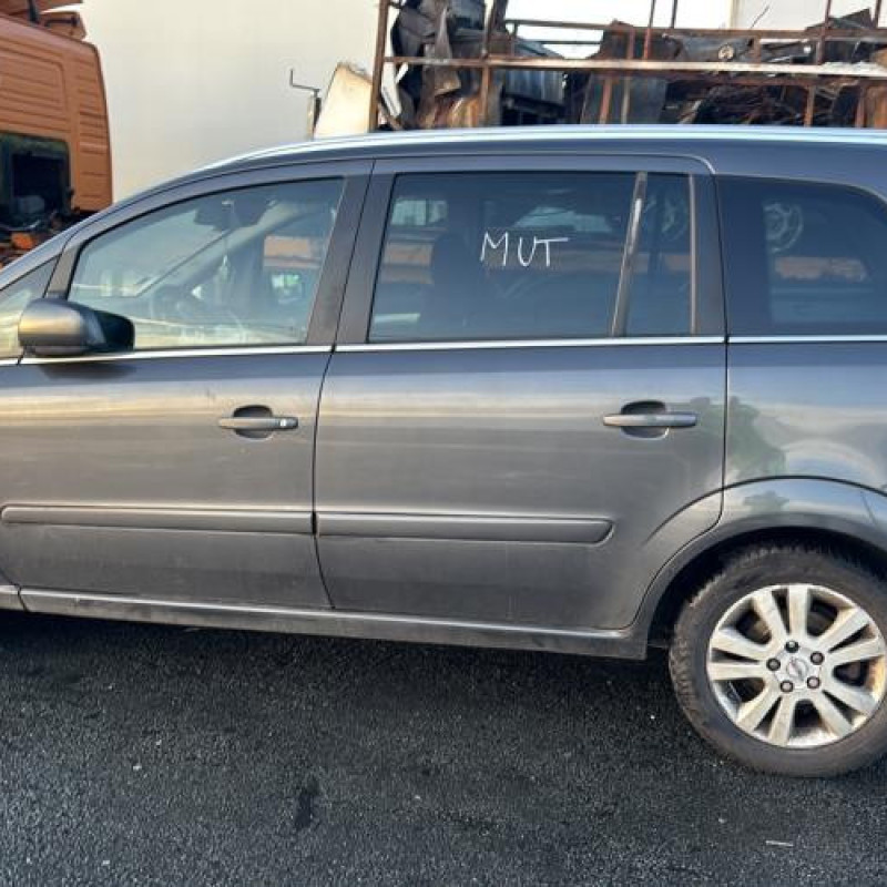 Calculateur moteur OPEL ZAFIRA B Photo n°11
