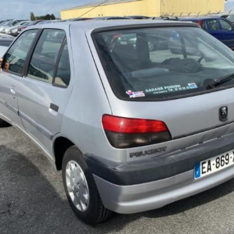 Bouton de warning PEUGEOT 306 Photo n°6