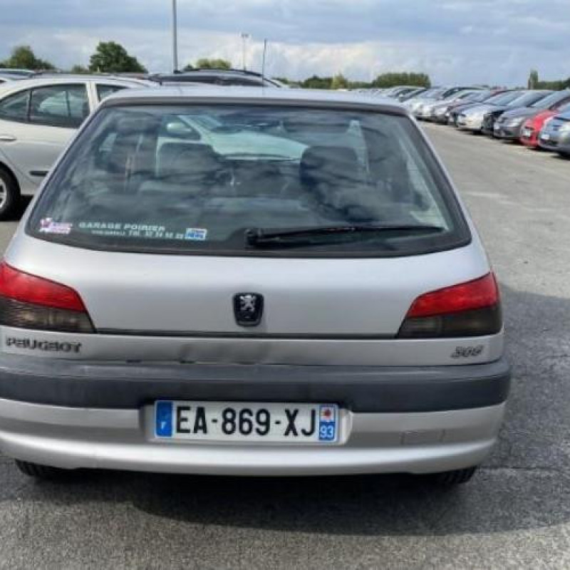 Bouton de warning PEUGEOT 306 Photo n°8