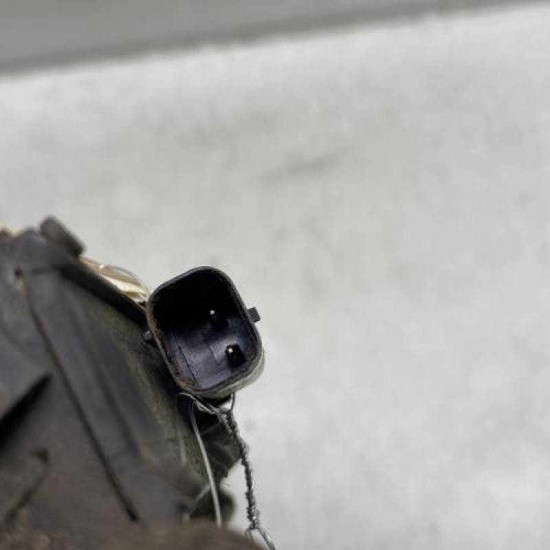 Bouton de coffre FORD FIESTA 6 Photo n°3