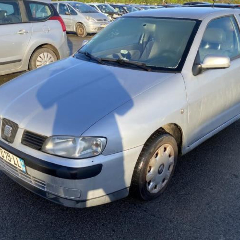 Bouton de warning SEAT IBIZA 2 Photo n°4