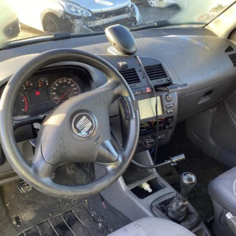 Bouton de warning SEAT IBIZA 2 Photo n°16