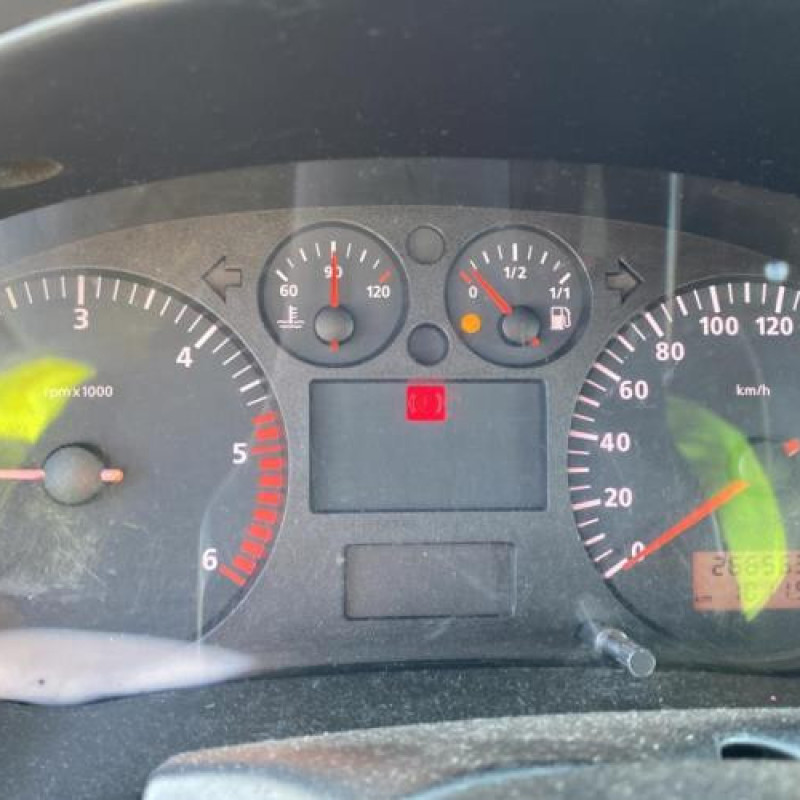 Bouton de warning SEAT IBIZA 2 Photo n°20
