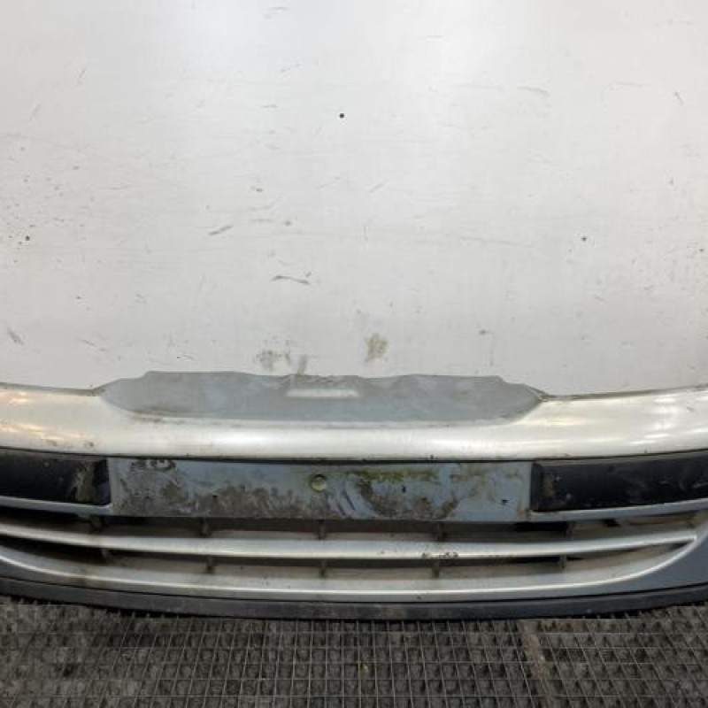 Pare choc avant RENAULT MEGANE 1 Photo n°1
