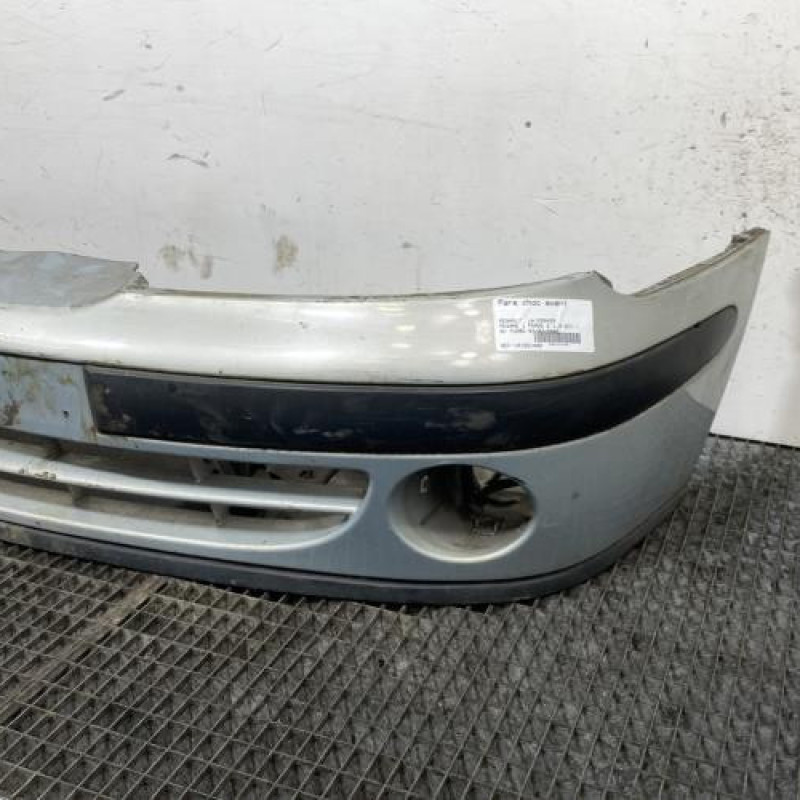 Pare choc avant RENAULT MEGANE 1 Photo n°3