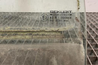 Vitre arriere droit PEUGEOT 106