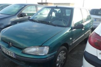 Vitre arriere droit PEUGEOT 106