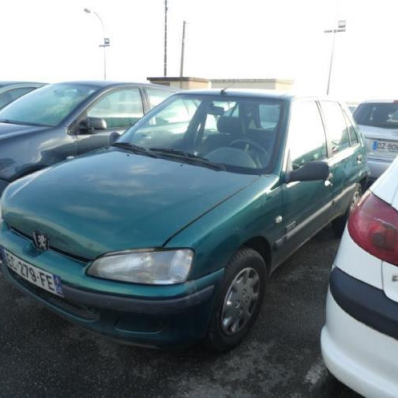 Vitre arriere droit PEUGEOT 106 Photo n°8