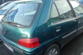 Vitre arriere droit PEUGEOT 106