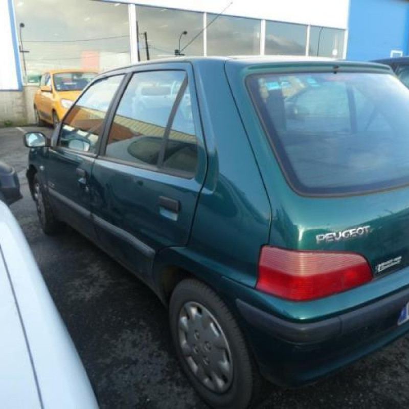 Vitre arriere droit PEUGEOT 106 Photo n°11