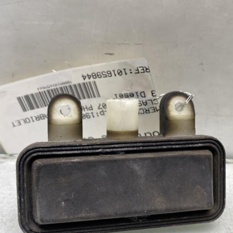 Bouton de coffre MERCEDES CLASSE E 207 Photo n°1