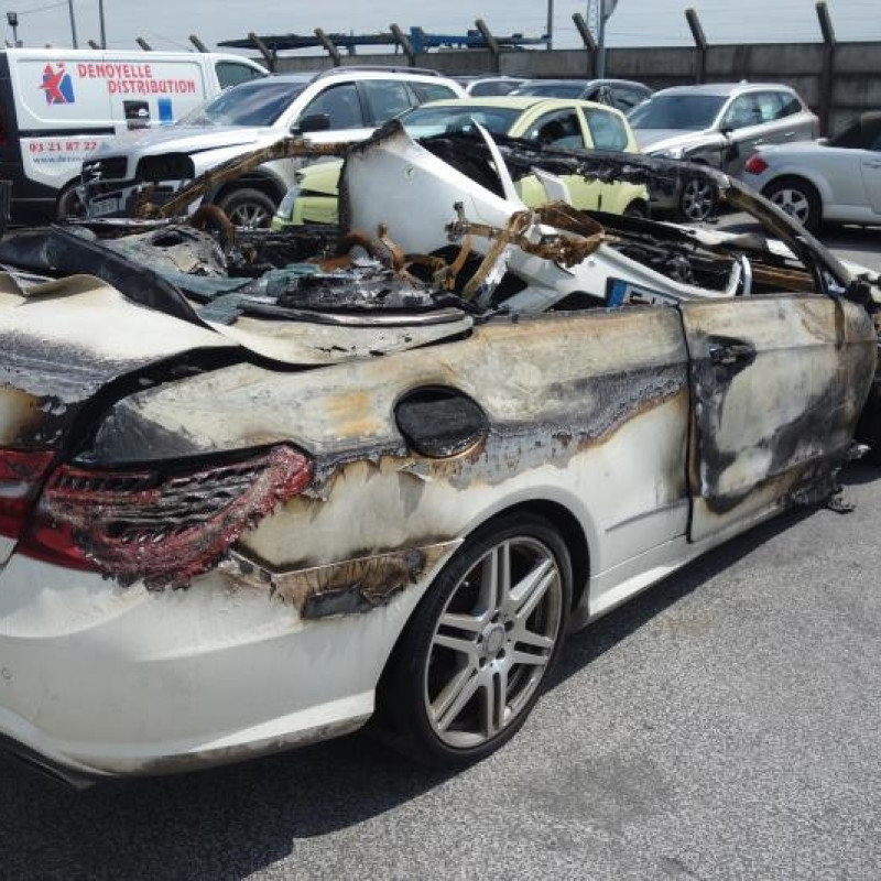 Bouton de coffre MERCEDES CLASSE E 207 Photo n°8