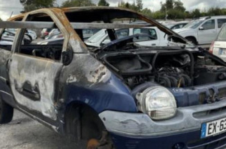 Pare choc avant RENAULT TWINGO 1