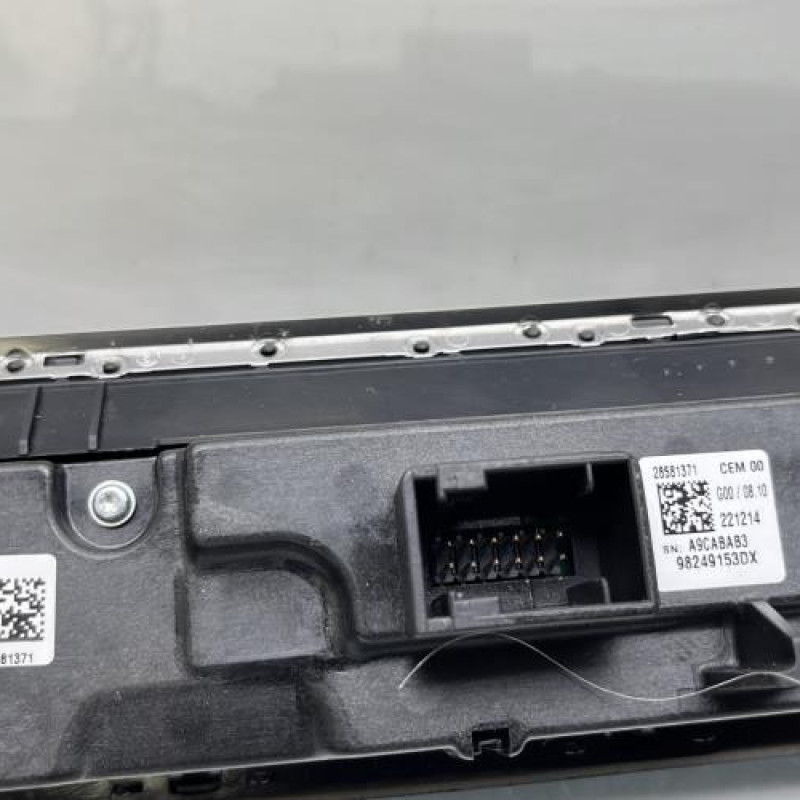 Bouton de warning PEUGEOT 5008 2 Photo n°3