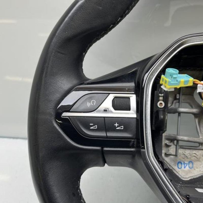 Volant PEUGEOT 5008 2 Photo n°4