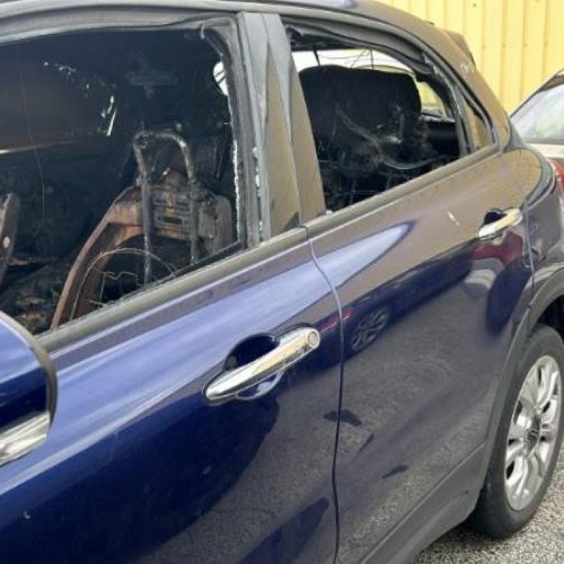 Pare boue arriere droit FIAT 500X Photo n°9