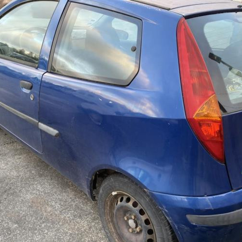 Porte avant droit FIAT PUNTO 2 Photo n°15