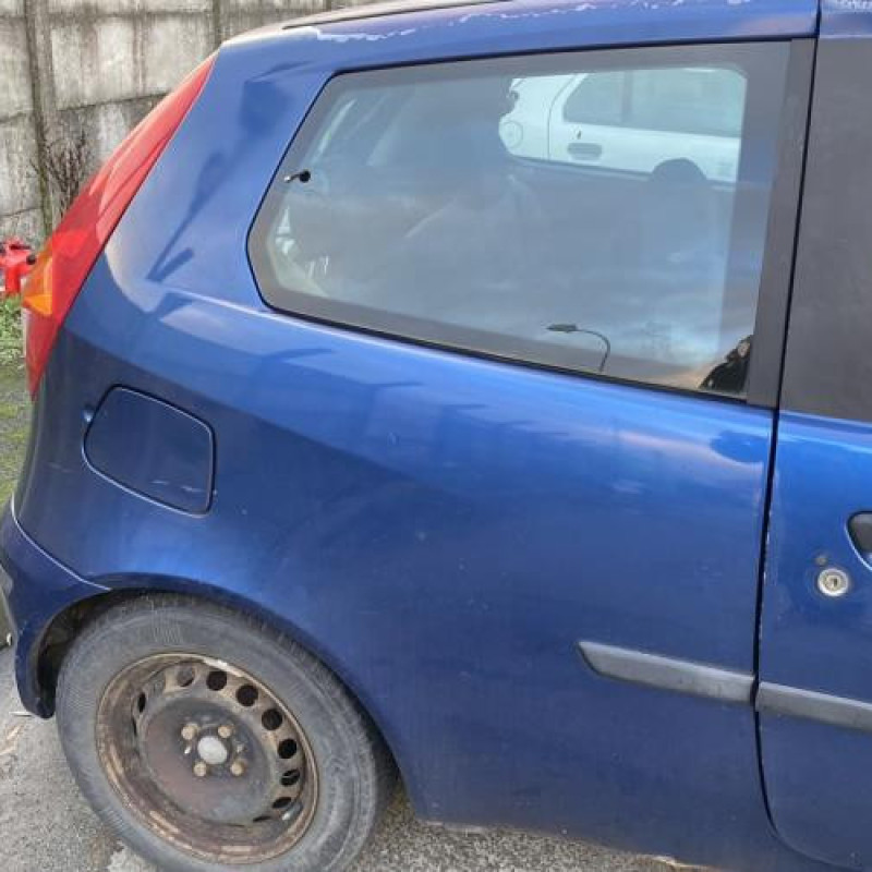 Porte avant droit FIAT PUNTO 2 Photo n°18