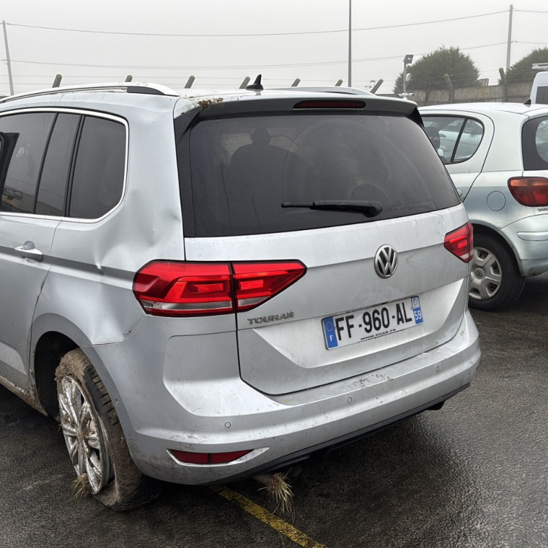 VOLKSWAGEN TOURAN 3 2.0 TDI - 16V TURBO Photo n°4