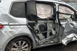 VOLKSWAGEN TOURAN 3 2.0 TDI - 16V TURBO