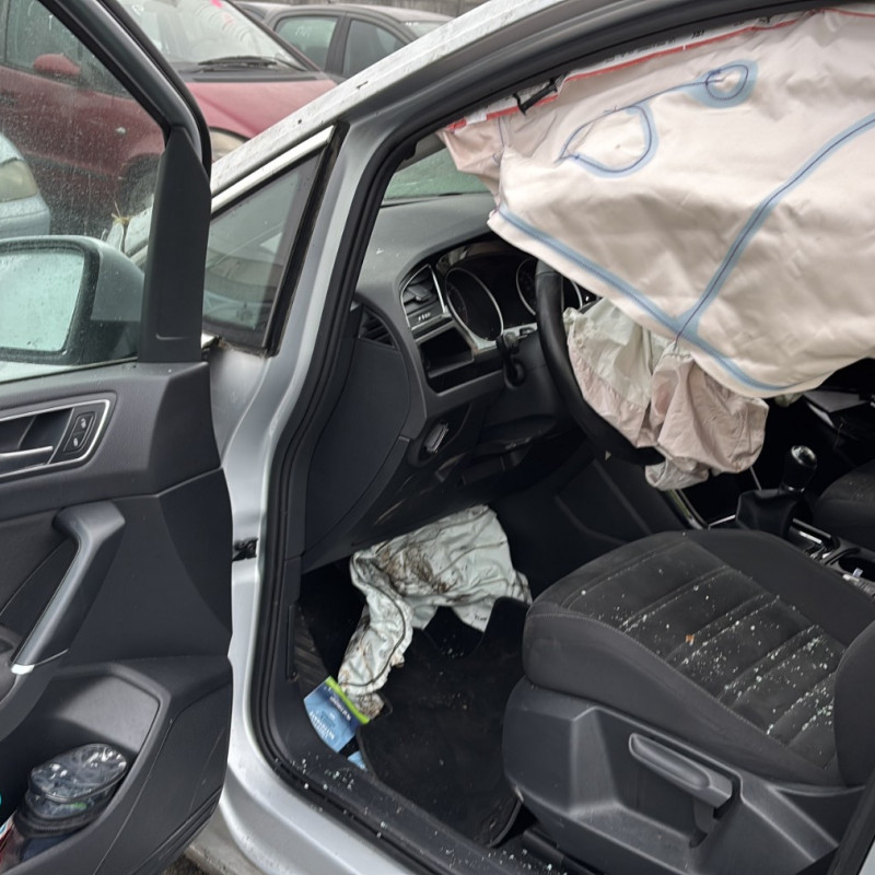 VOLKSWAGEN TOURAN 3 2.0 TDI - 16V TURBO Photo n°9
